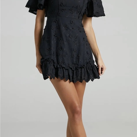 SHOWPO ( SOLD  OUT ) NWT SQUARE NECK MINI DRESS IN BLACK EMBROIDERY SZ 6 - Picture 2 of 5